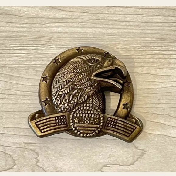 Bald Eagle USA Belt Buckle Stars and Flag Detail - Brass Tone Metal with Patina - Picture 3 of 5